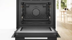 Serie 8 Bakoven met magnetron 60 x 60 cm Zwart