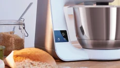 Serie 4 Keukenmachine met weegschaal en timer MUM 5 1000 W Wit, Champagne