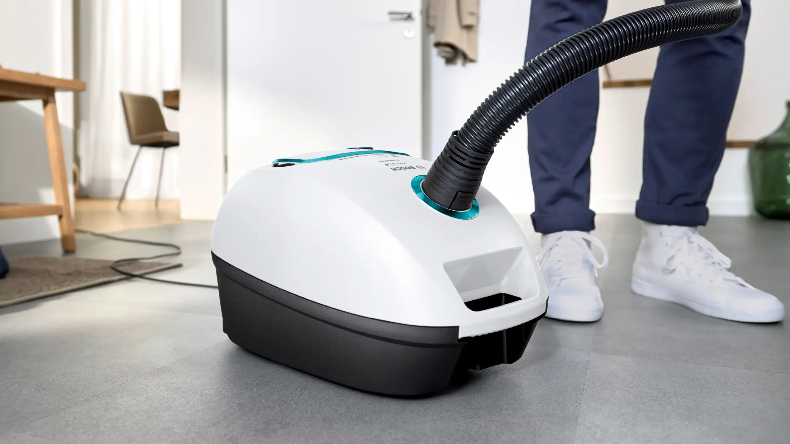 Serie 4 Stofzuiger met zak ProHygienic Wit