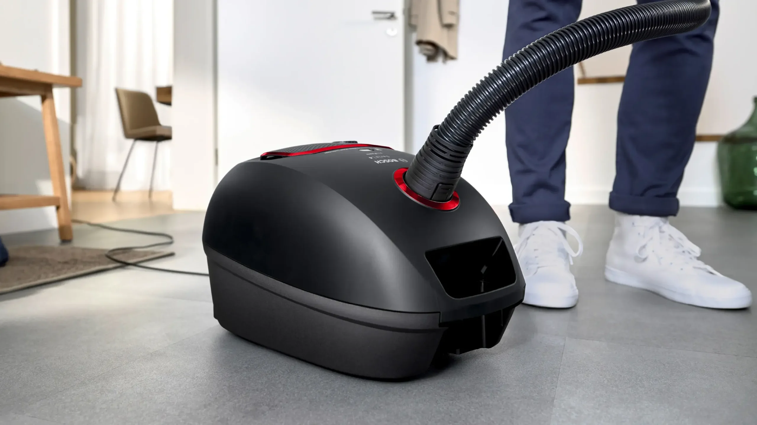 Serie 4 Stofzuiger met zak ProPower Zwart