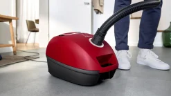 Serie 4 Stofzuiger met zak Rood